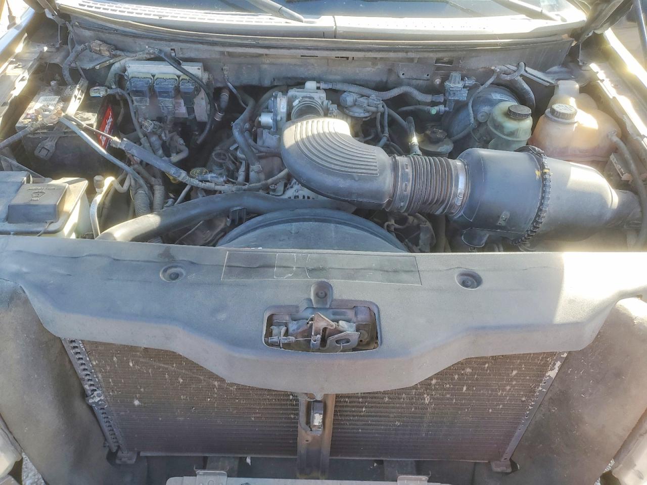2005 Ford F-150 Gray vin: 1FTRX12W75NB41720