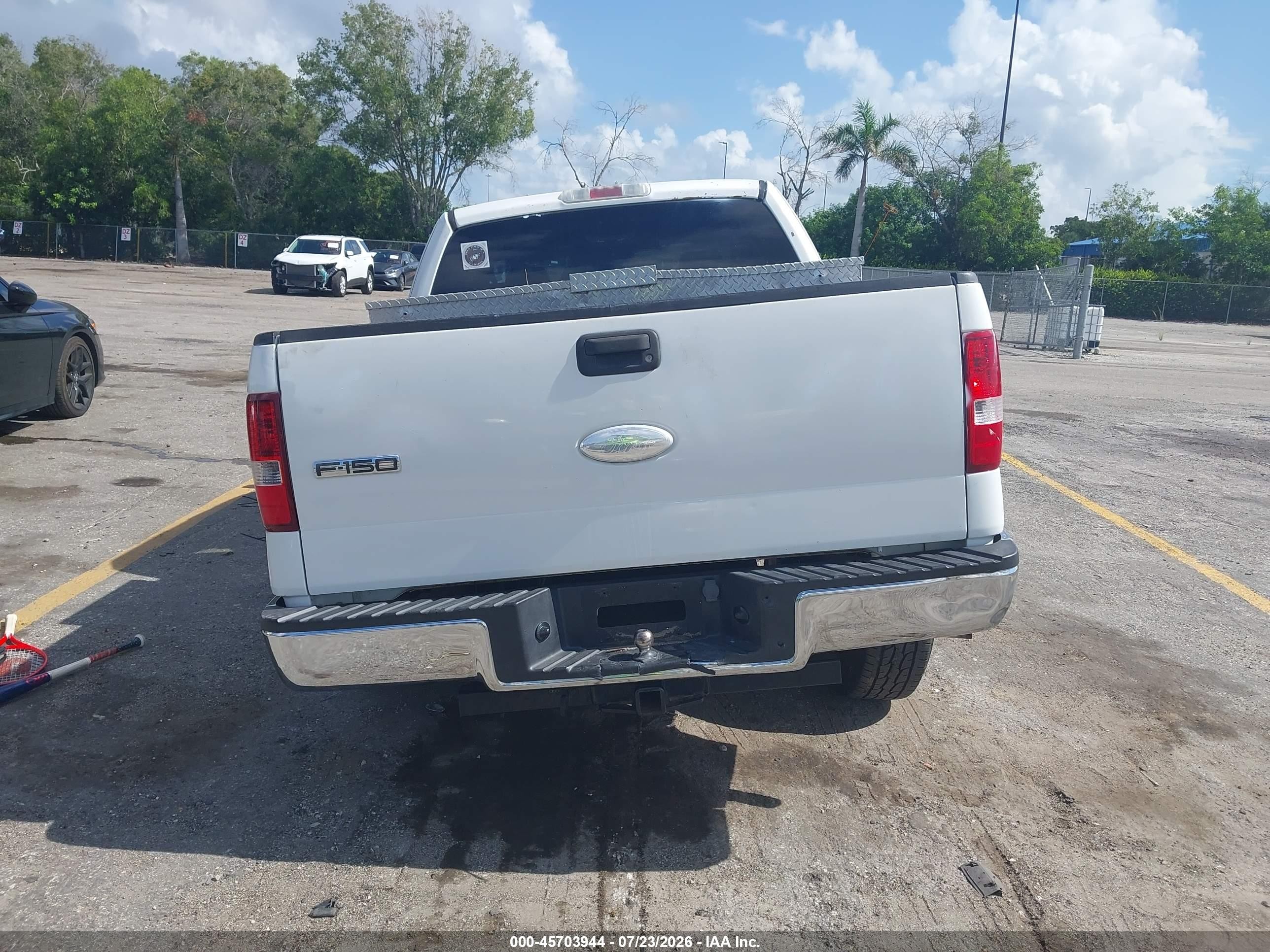 2007 Ford F-150 Stx/xl/xlt White vin: 1FTRX12W77FA36110
