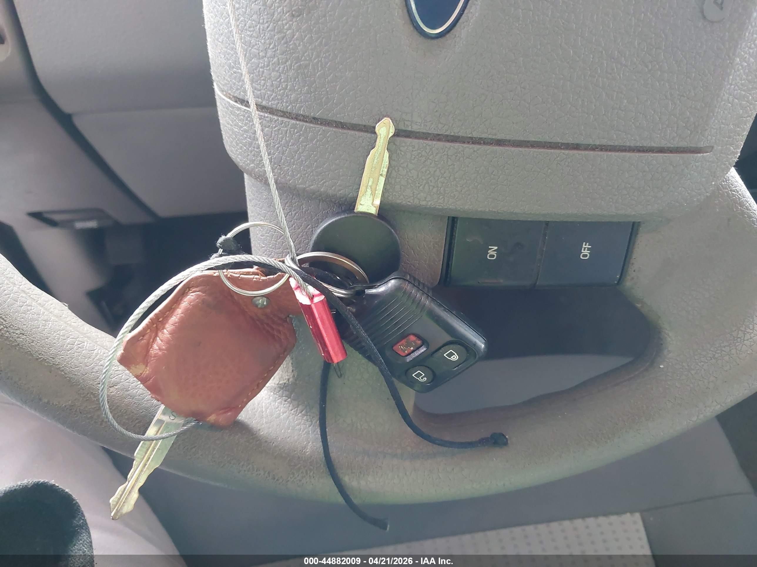 2007 Ford F-150 Stx/xl/xlt Серебряный vin: 1FTRX12W77NA49624