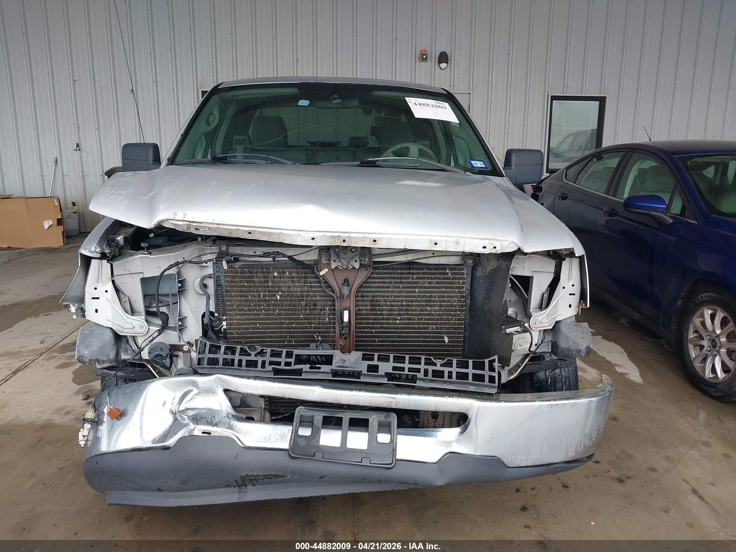 2007 Ford F-150 Stx/xl/xlt Серебряный vin: 1FTRX12W77NA49624