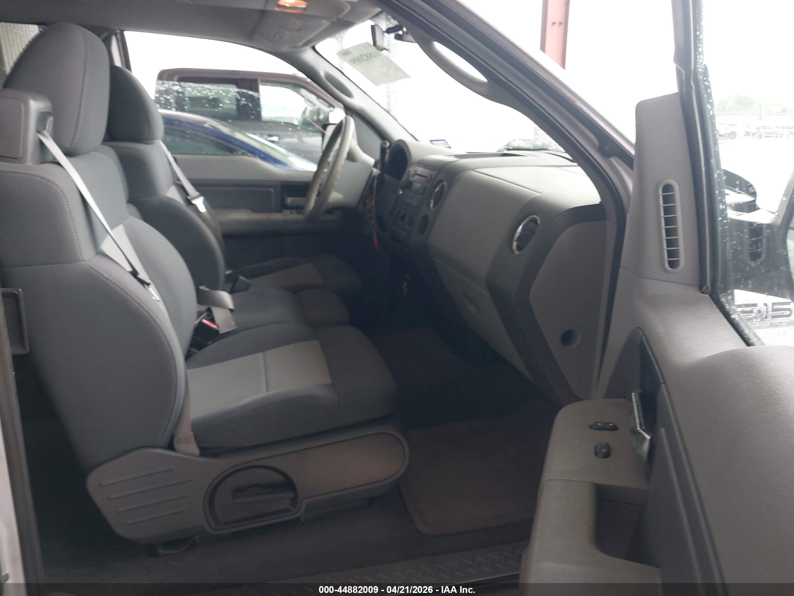 2007 Ford F-150 Stx/xl/xlt Серебряный vin: 1FTRX12W77NA49624