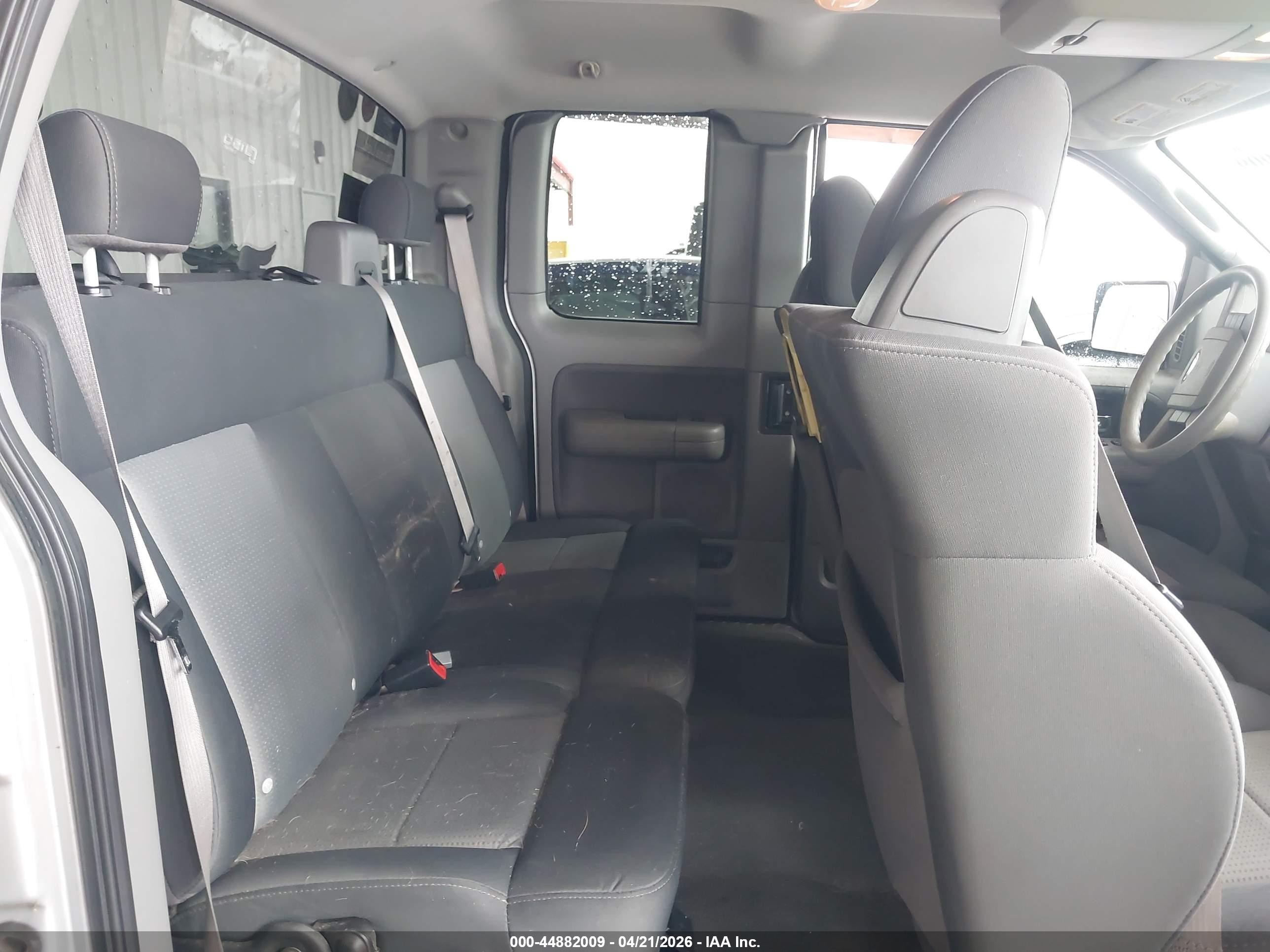 2007 Ford F-150 Stx/xl/xlt Серебряный vin: 1FTRX12W77NA49624