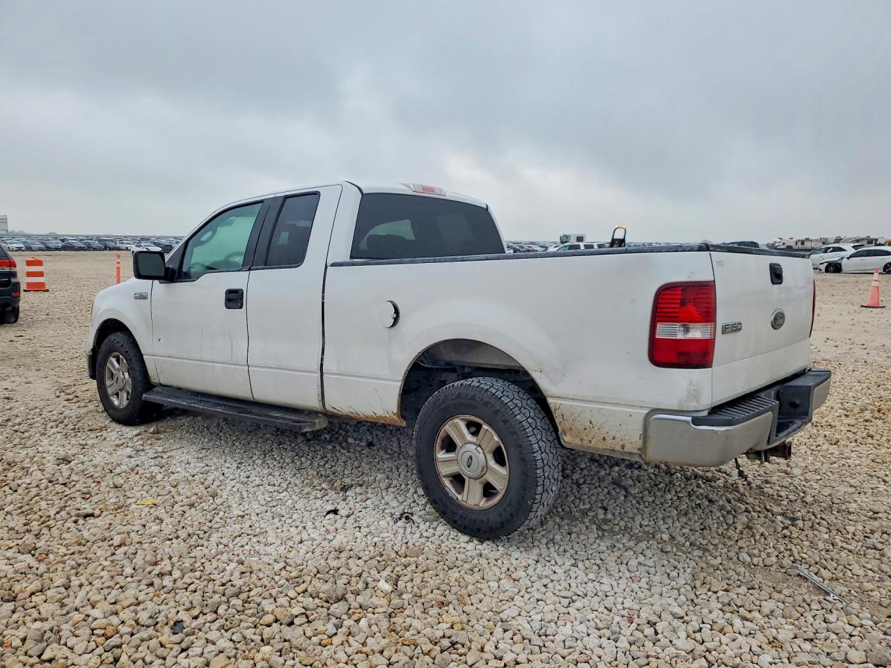 2004 Ford F150 White vin: 1FTRX12W84NA98052