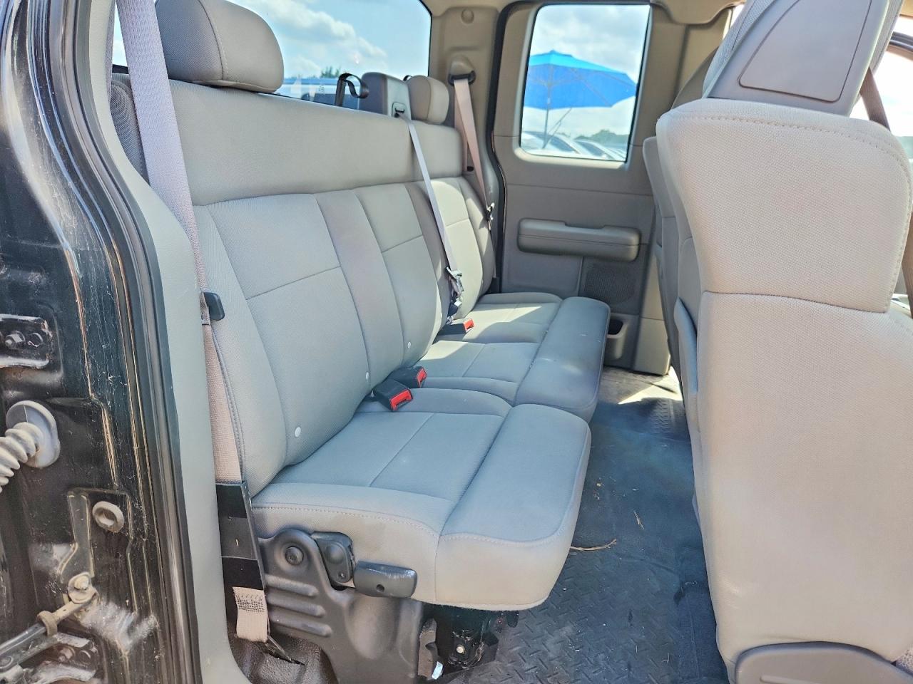 2004 Ford F150 Black vin: 1FTRX12W84NB05470