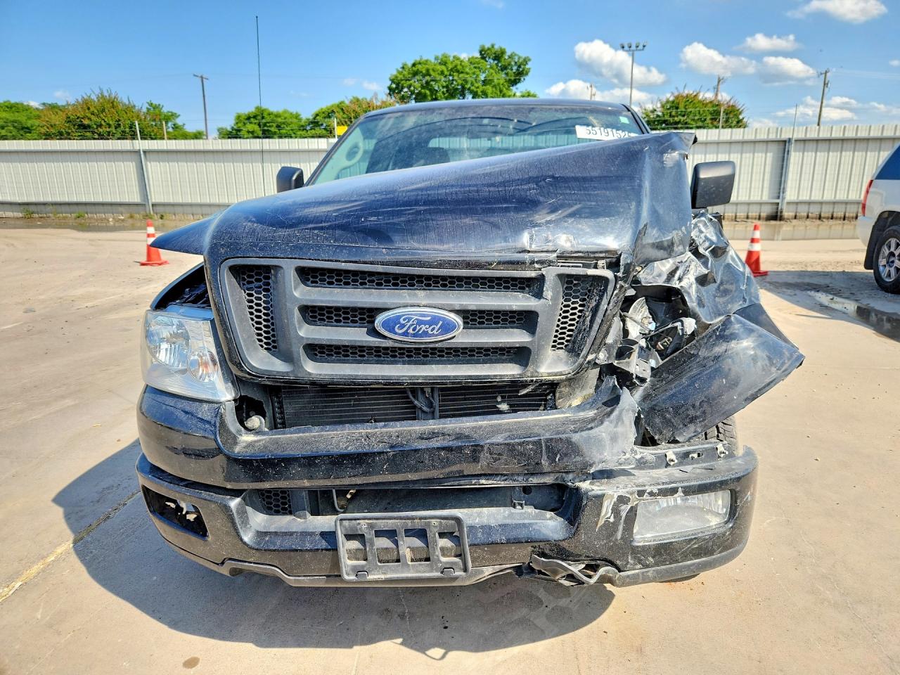 2004 Ford F150 Black vin: 1FTRX12W84NB05470