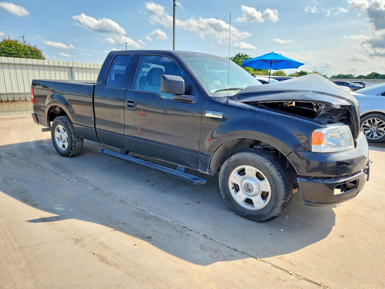 2004 Ford F150 Black vin: 1FTRX12W84NB05470
