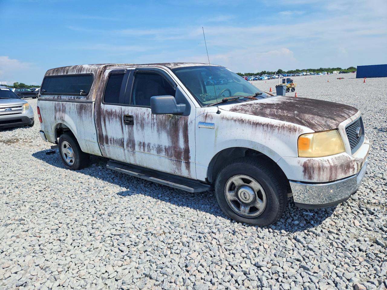 2005 Ford F150 Белый vin: 1FTRX12W85NB32007