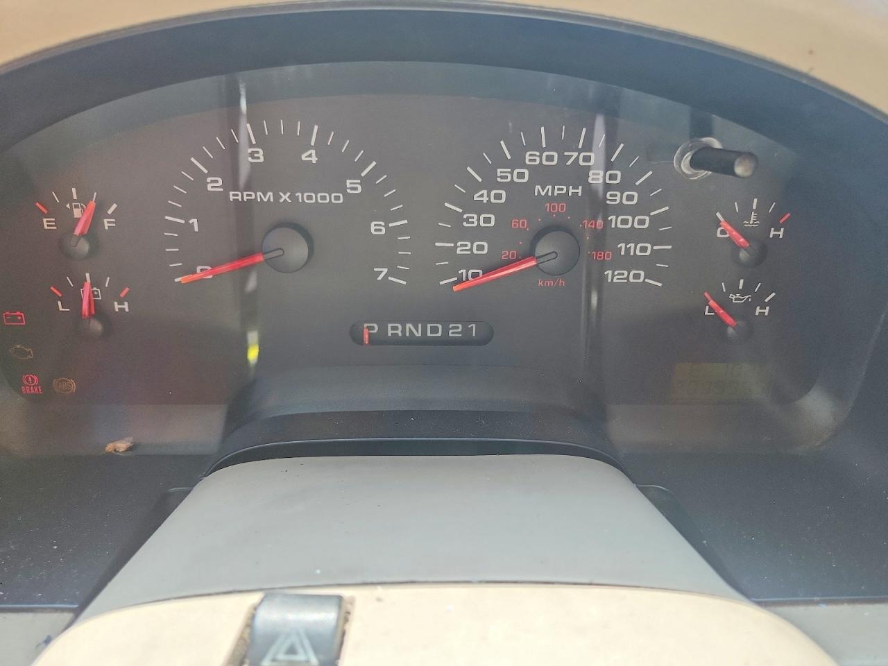 2005 Ford F150 Белый vin: 1FTRX12W85NB32007