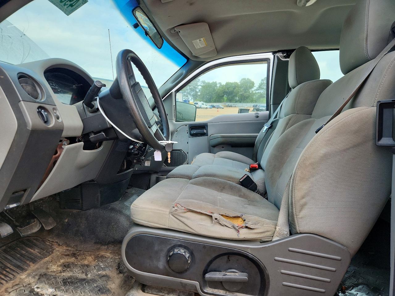 2008 Ford F150 White vin: 1FTRX12W88KC76114