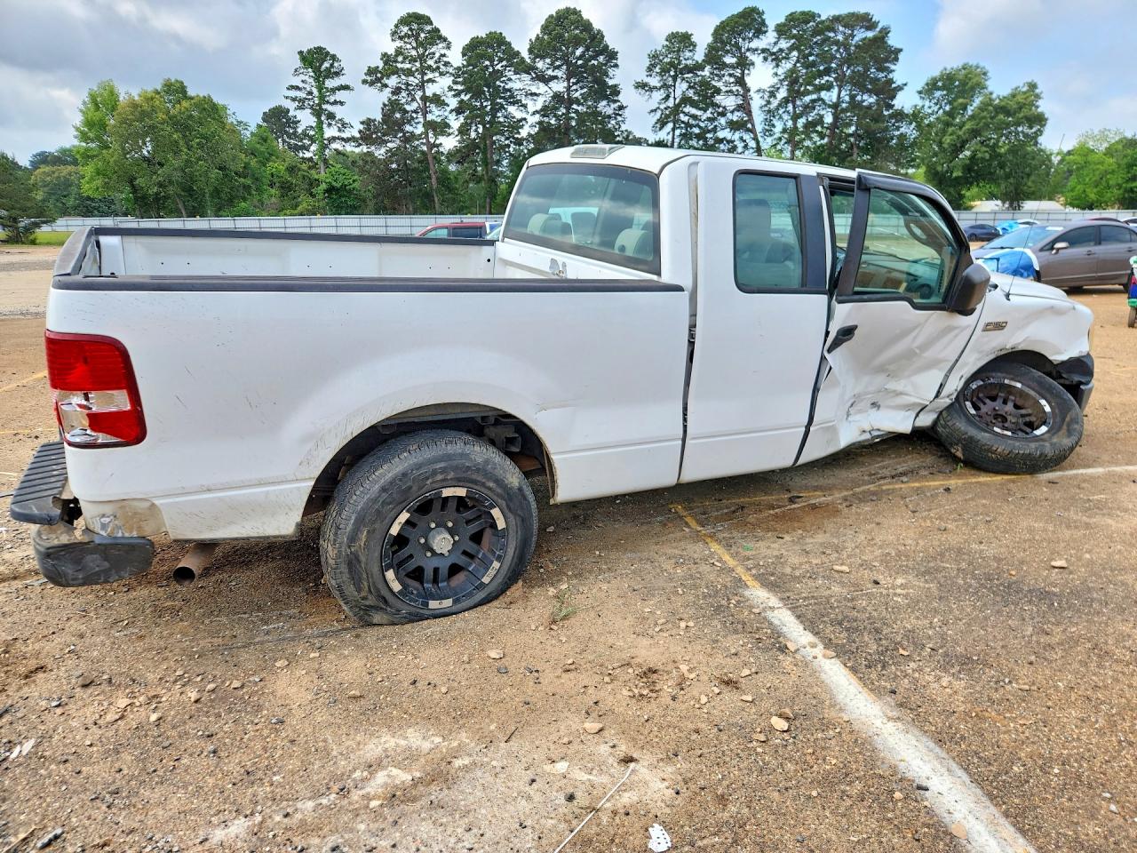 2008 Ford F150 White vin: 1FTRX12W88KC76114