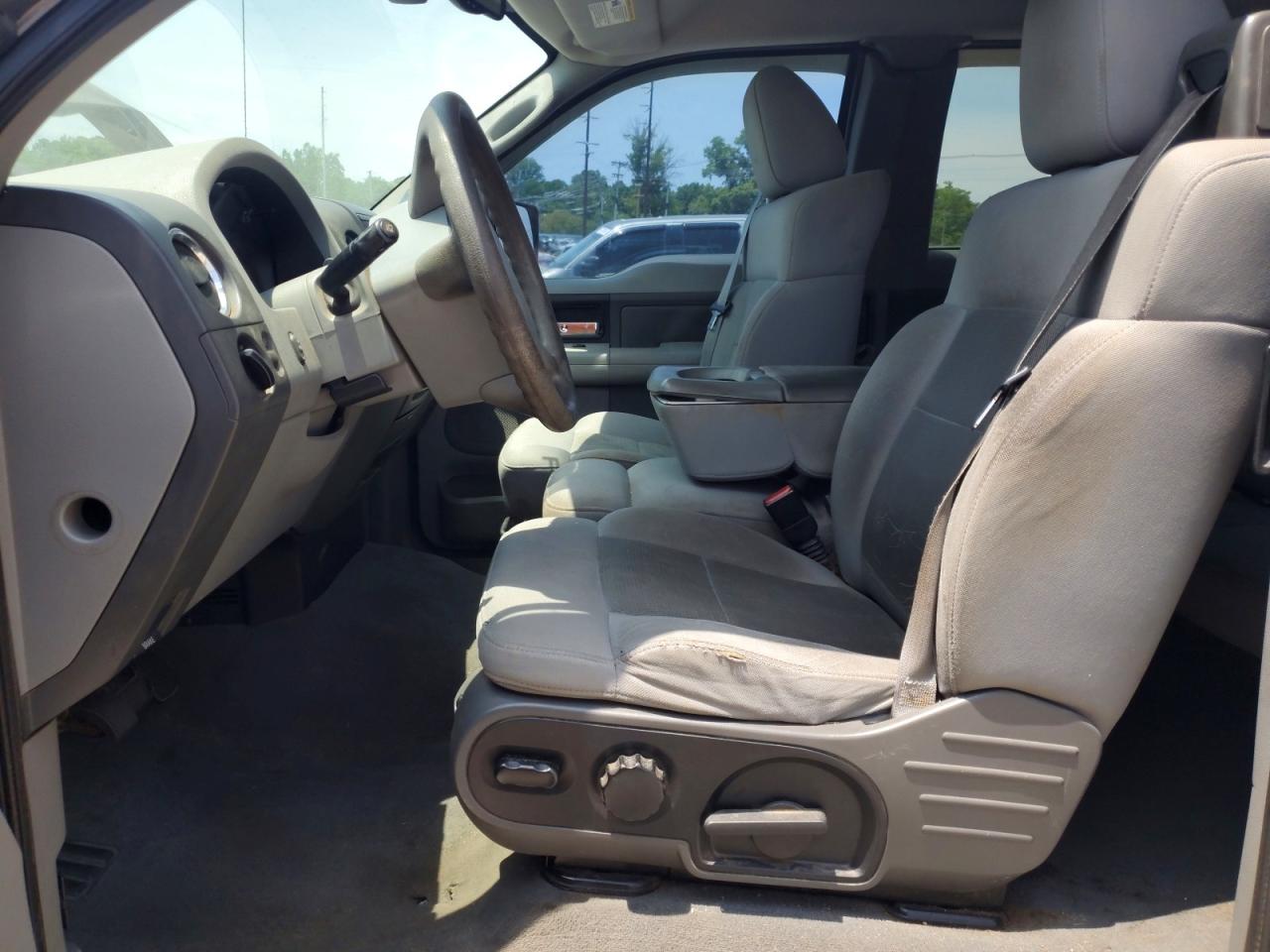 2004 Ford F150 Серый vin: 1FTRX12W94FA18896