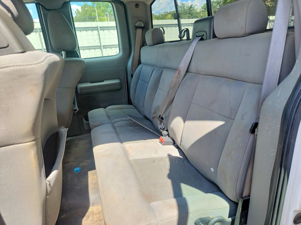 2004 Ford F150 White vin: 1FTRX12W94NA79641