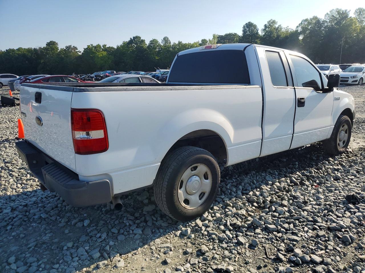 2005 Ford F150 Xl White vin: 1FTRX12W95NA18095