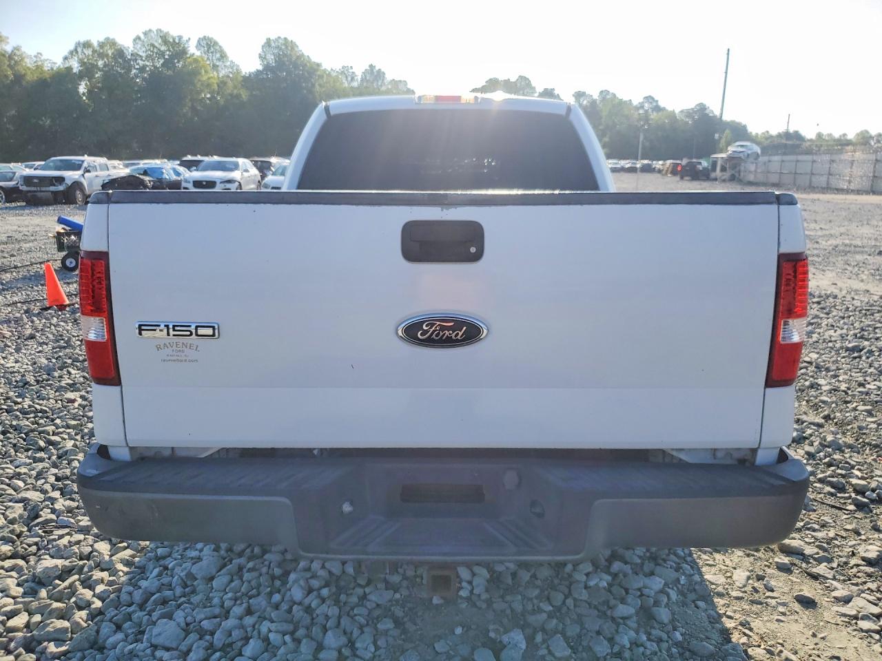 2005 Ford F150 Xl White vin: 1FTRX12W95NA18095