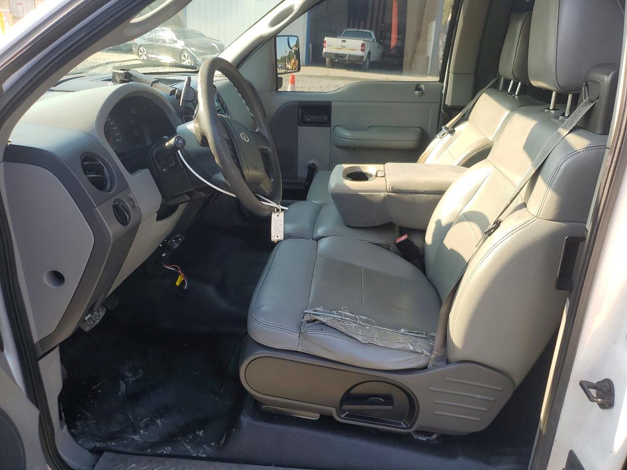 2005 Ford F150 Xl White vin: 1FTRX12W95NA18095