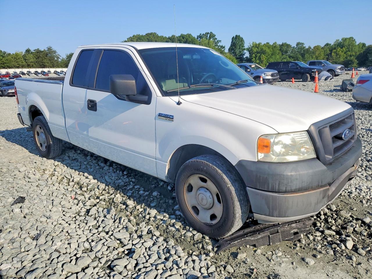 2005 Ford F150 Xl White vin: 1FTRX12W95NA18095