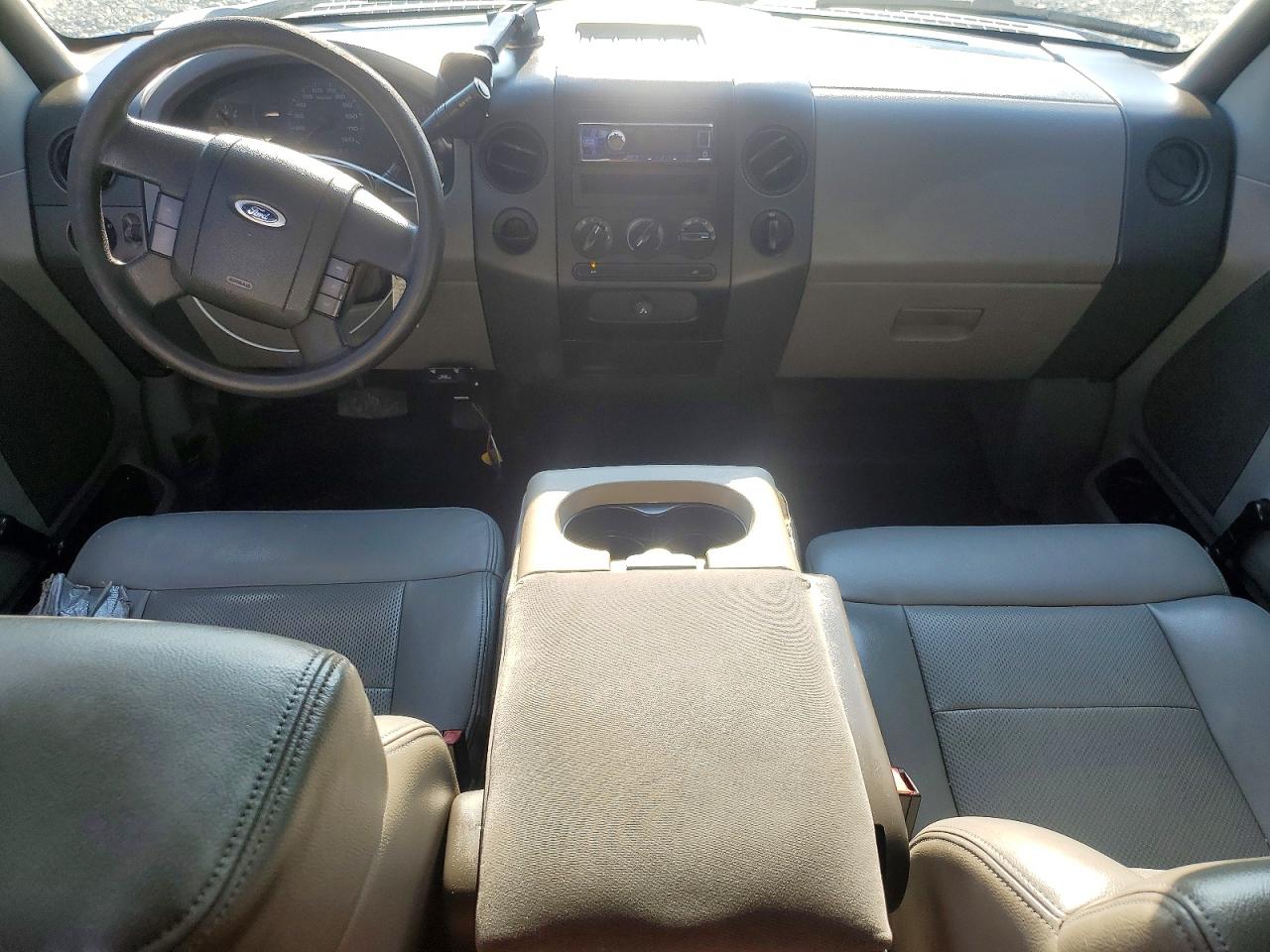 2005 Ford F150 Xl White vin: 1FTRX12W95NA18095