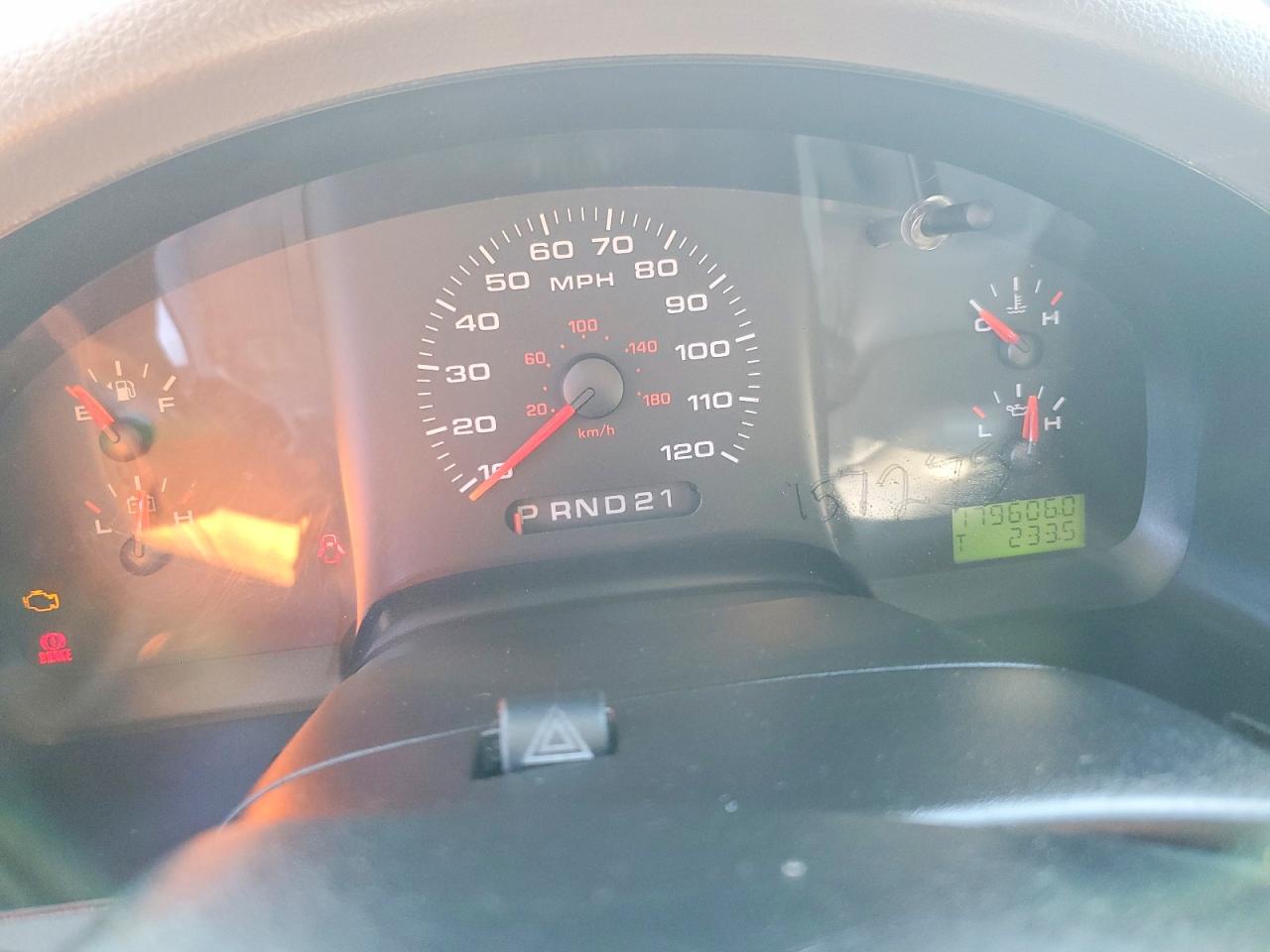 2005 Ford F150 Xl White vin: 1FTRX12W95NA18095