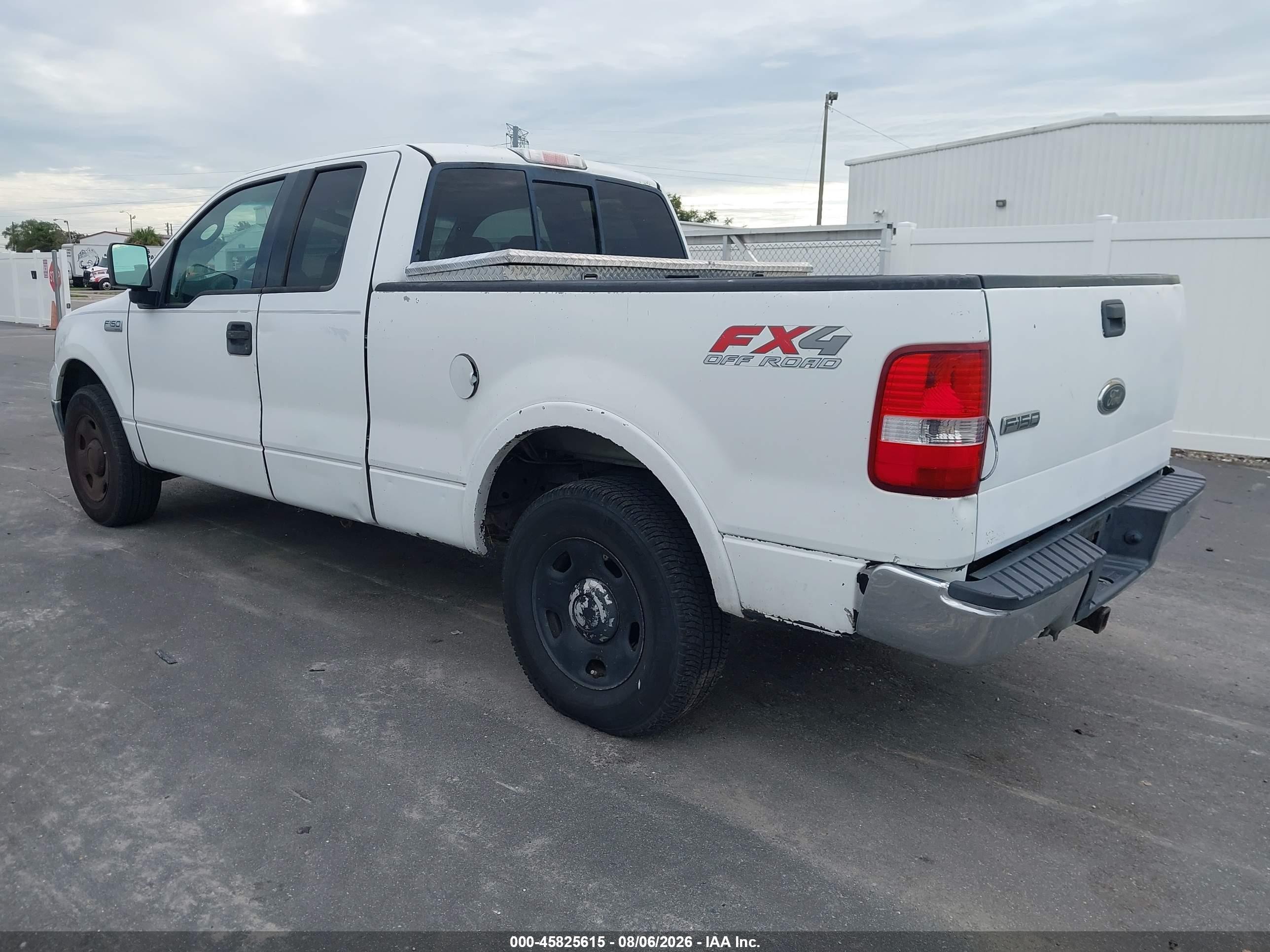 2004 Ford F-150 Stx/xl/xlt White vin: 1FTRX12WX4FA33620