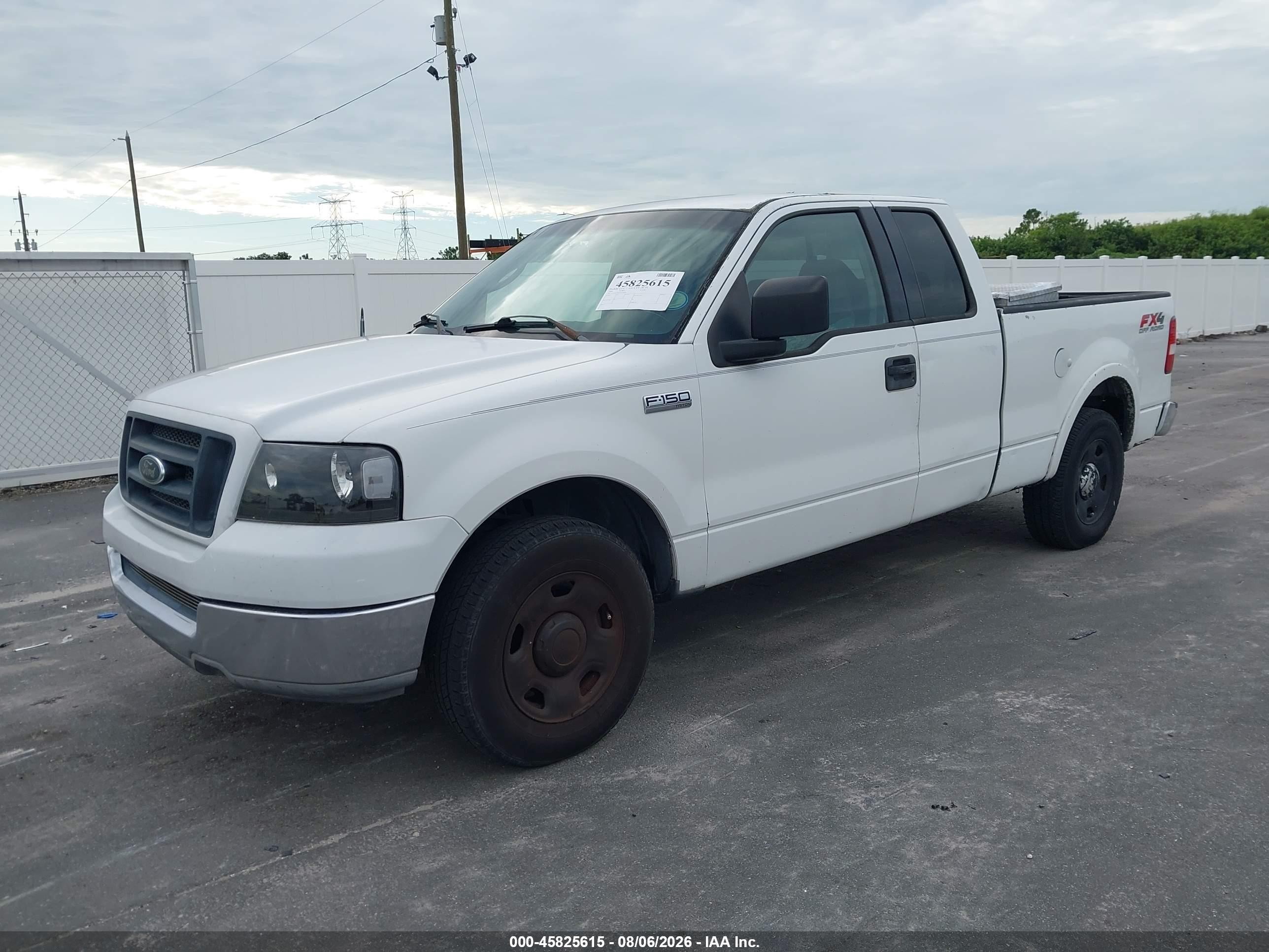 2004 Ford F-150 Stx/xl/xlt White vin: 1FTRX12WX4FA33620