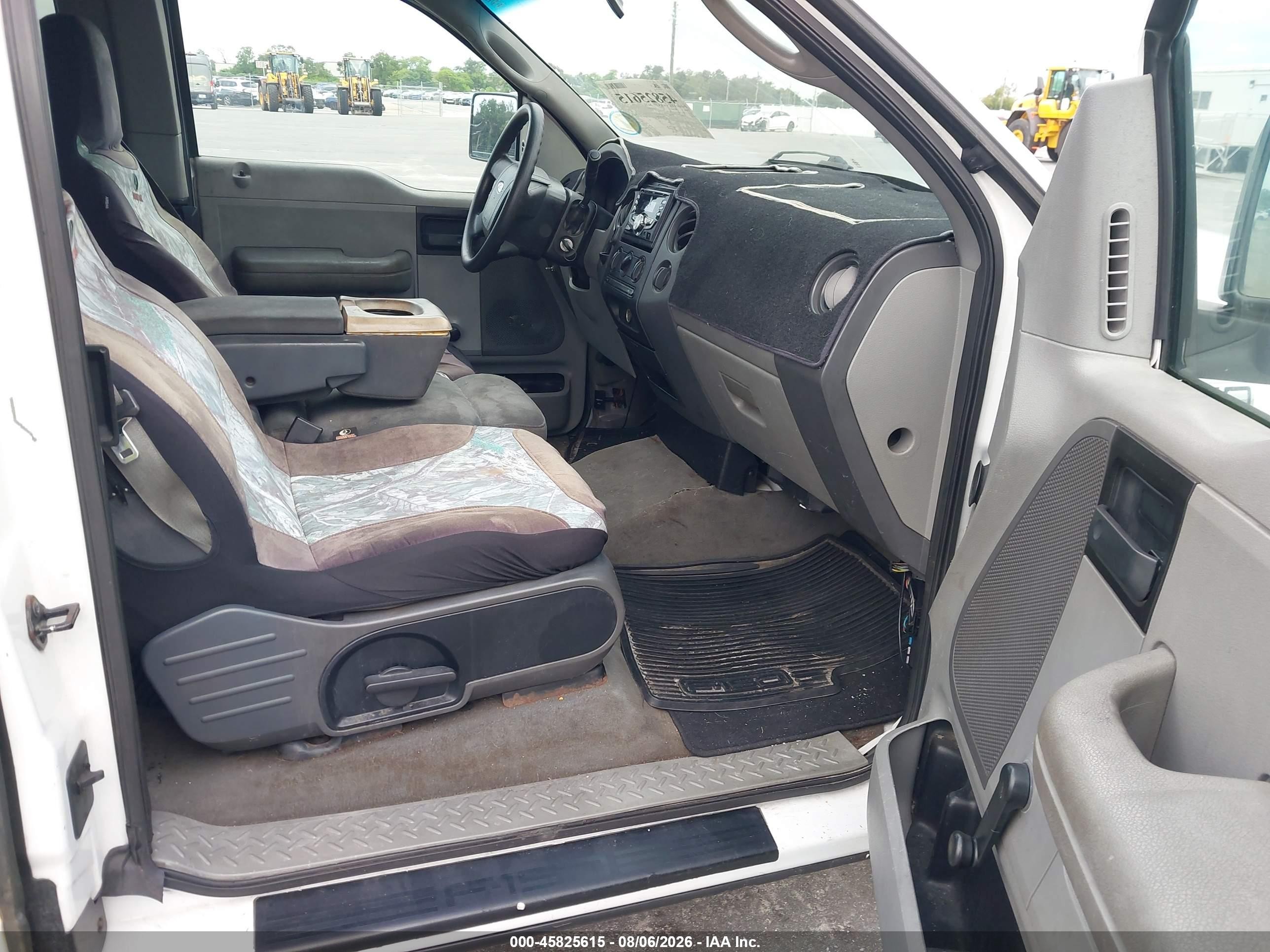 2004 Ford F-150 Stx/xl/xlt White vin: 1FTRX12WX4FA33620