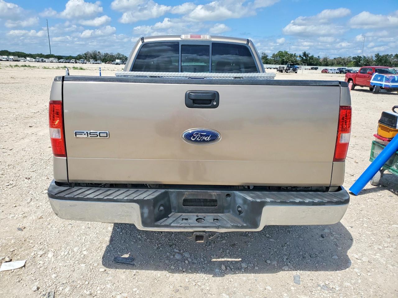 2004 Ford F150 Gold vin: 1FTRX12WX4NB11285