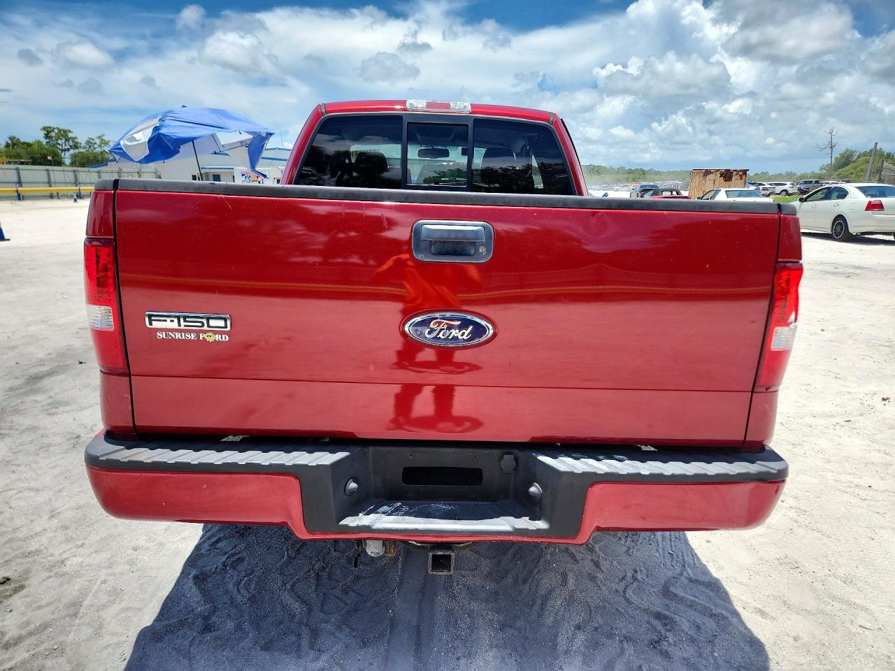 2007 Ford F150 Red vin: 1FTRX12WX7KD37655