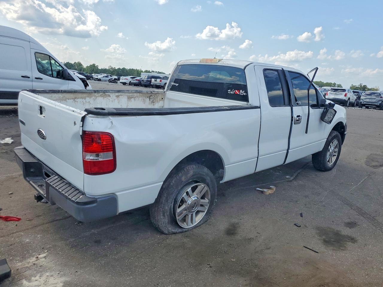 2007 Ford F150 White vin: 1FTRX12WX7NA86361