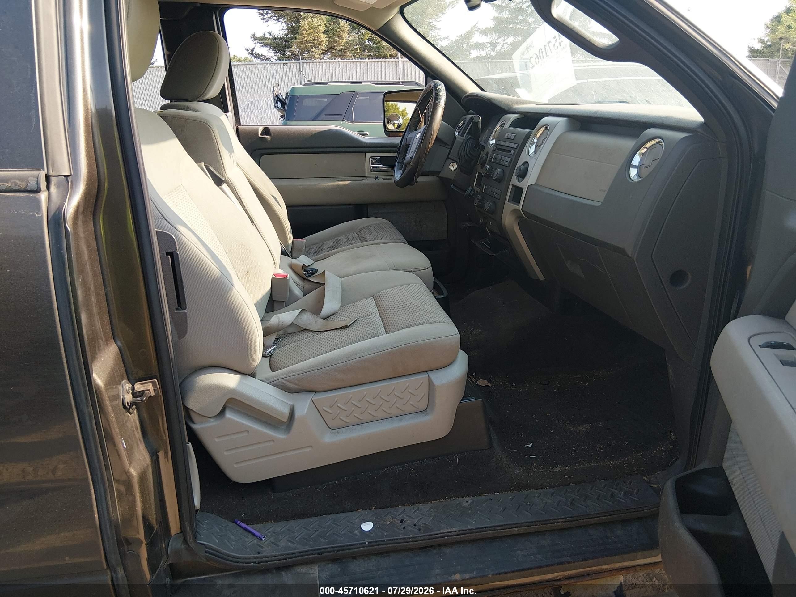 2009 Ford F-150 Xlt Серый vin: 1FTRX14839KC40007