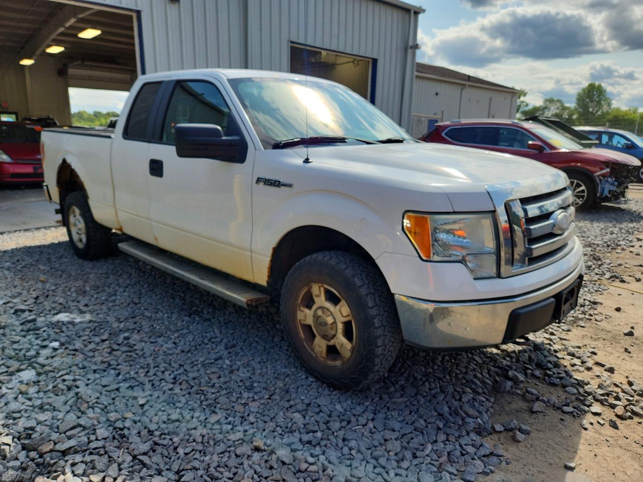 2009 Ford F150 Super Cab White vin: 1FTRX14879FA51367