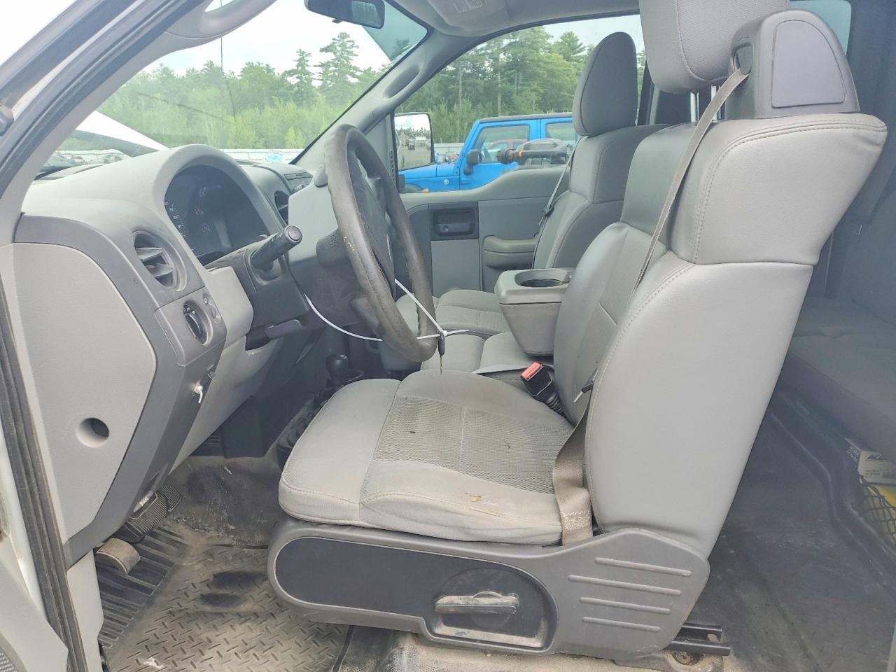 2005 Ford F150 Белый vin: 1FTRX14W05FA71193