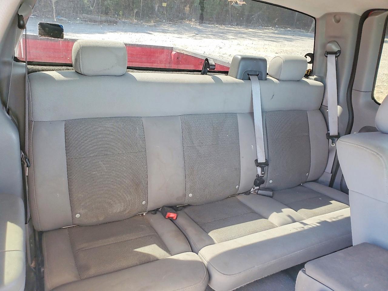 2004 Ford F150 Red vin: 1FTRX14W24NB35173