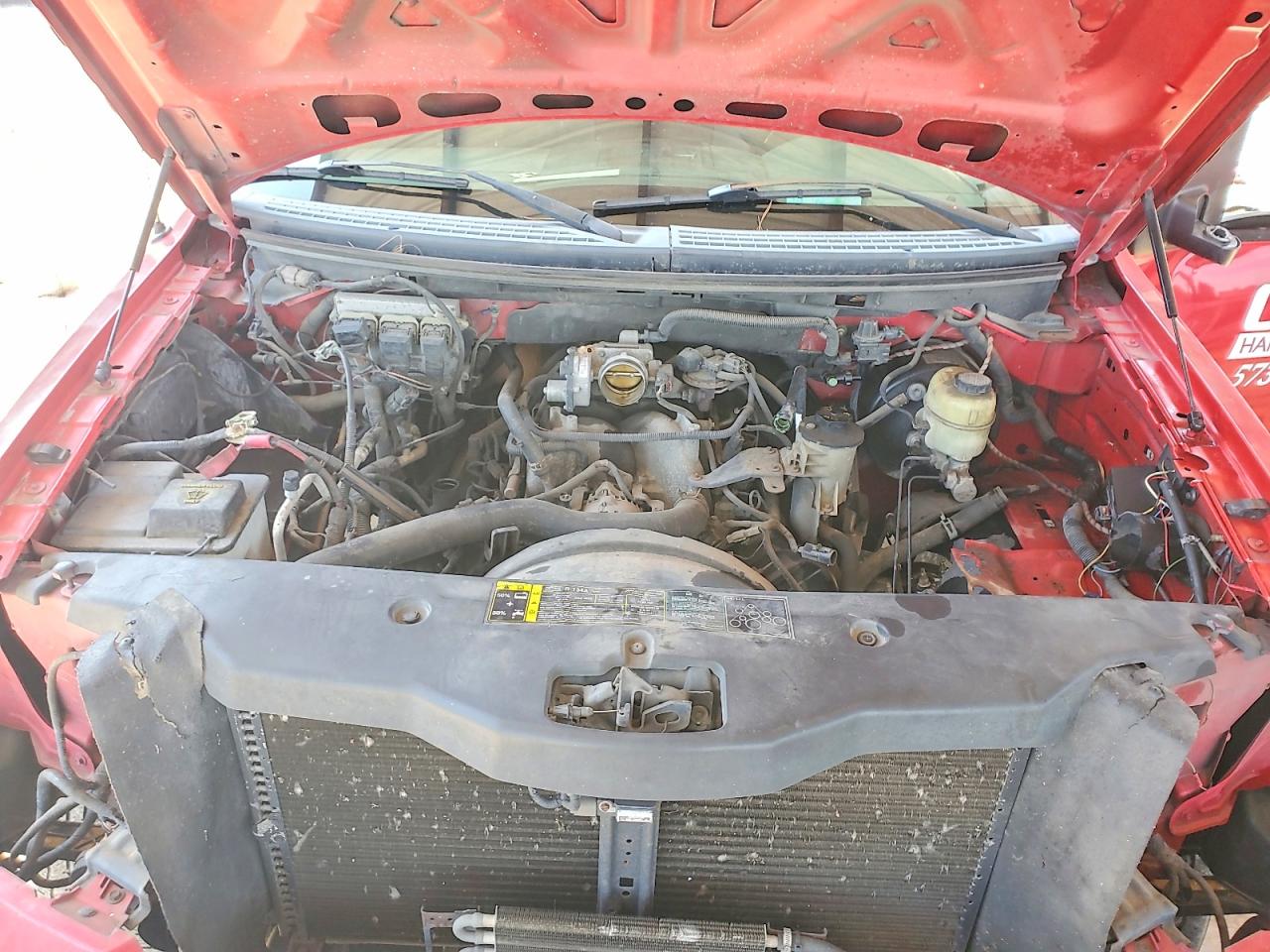 2004 Ford F150 Red vin: 1FTRX14W24NB35173