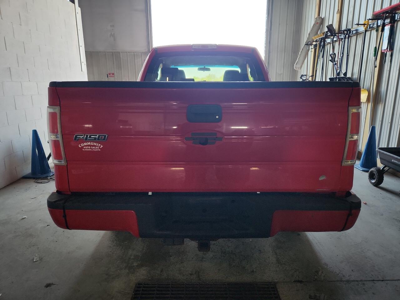 2009 Ford F150 Super Cab Red vin: 1FTRX14W59KB43678 Damage: Tailgate, Dent(S) W/ Paint Dmg, 2 To 3 Inches
