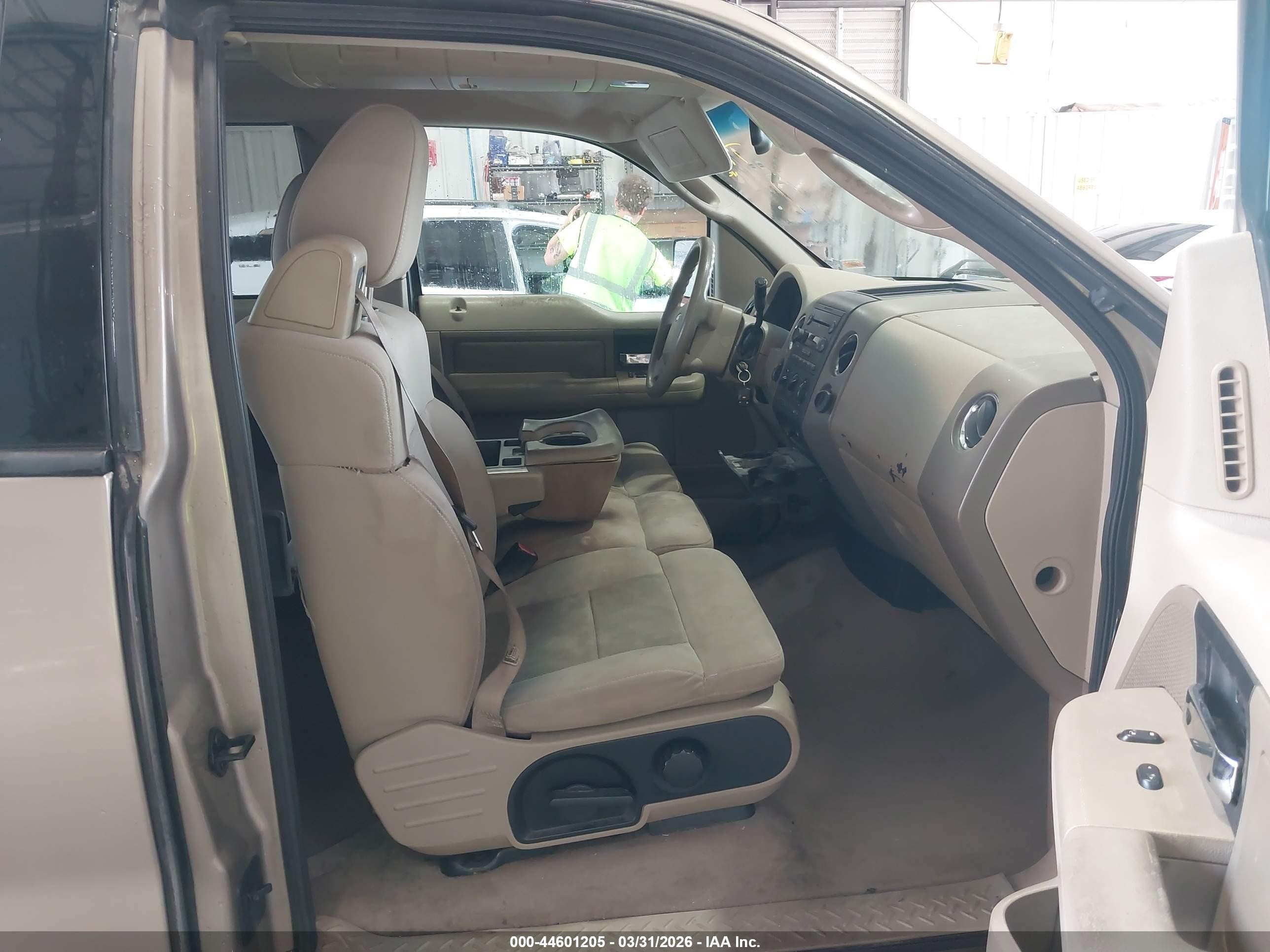 2004 Ford F-150 Stx/xl/xlt Beige vin: 1FTRX14W64NA81067