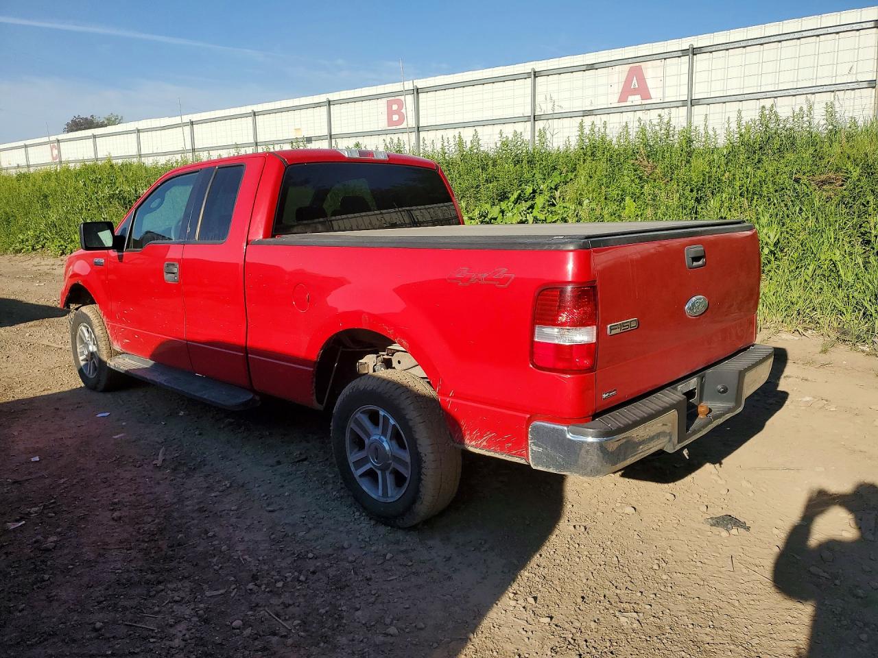 2006 Ford F150 Red vin: 1FTRX14W66FB37781