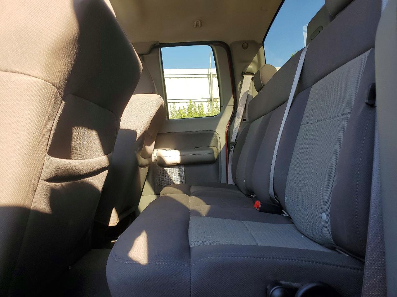 2006 Ford F150 Red vin: 1FTRX14W66FB37781
