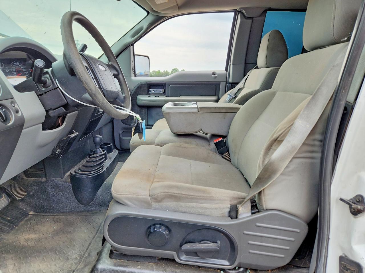 2008 Ford F150 White vin: 1FTRX14W68KD28255
