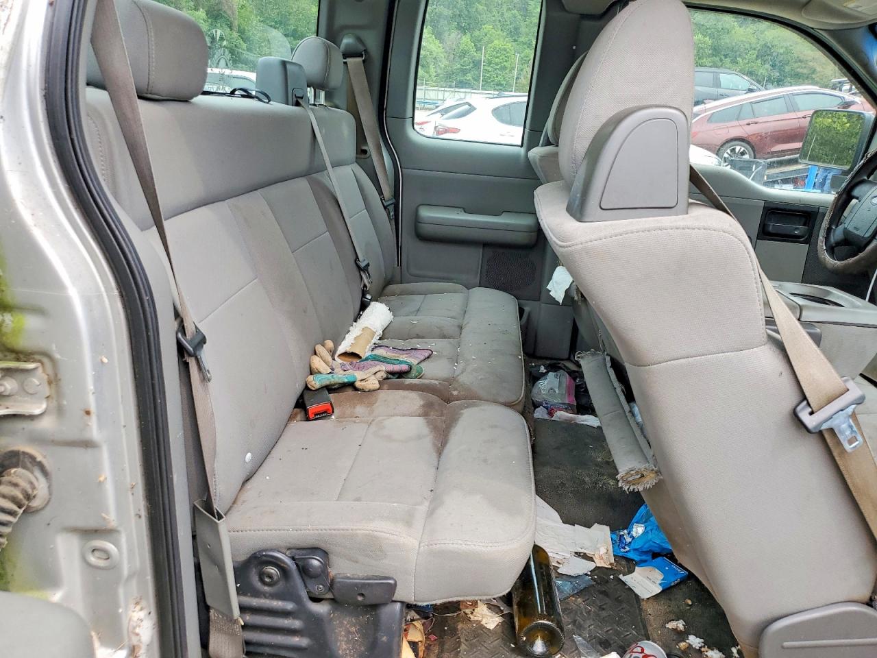 2005 Ford F150 Silver vin: 1FTRX14W75KC36860