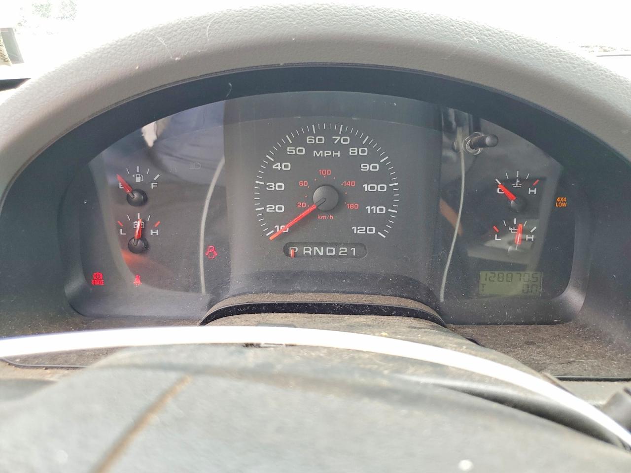 2005 Ford F150 Silver vin: 1FTRX14W75KC36860