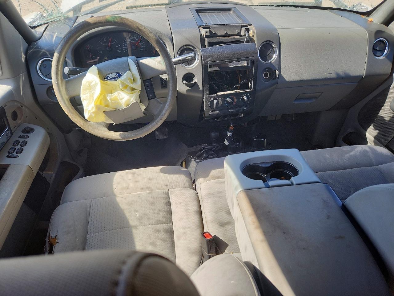 2007 Ford F150 White vin: 1FTRX14W77KC18099