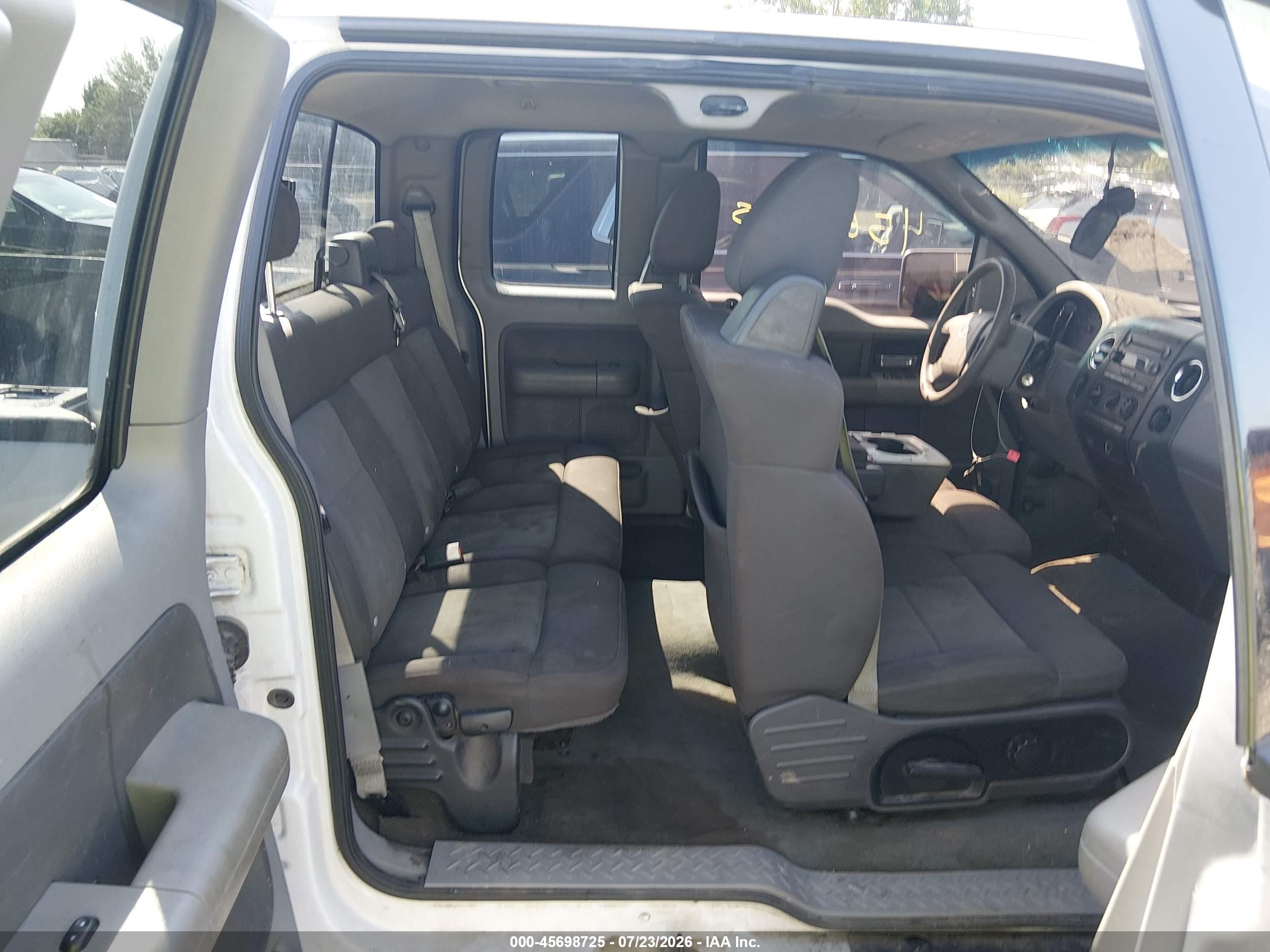 2004 Ford F-150 Stx/xl/xlt Серебряный vin: 1FTRX14W84FA17428