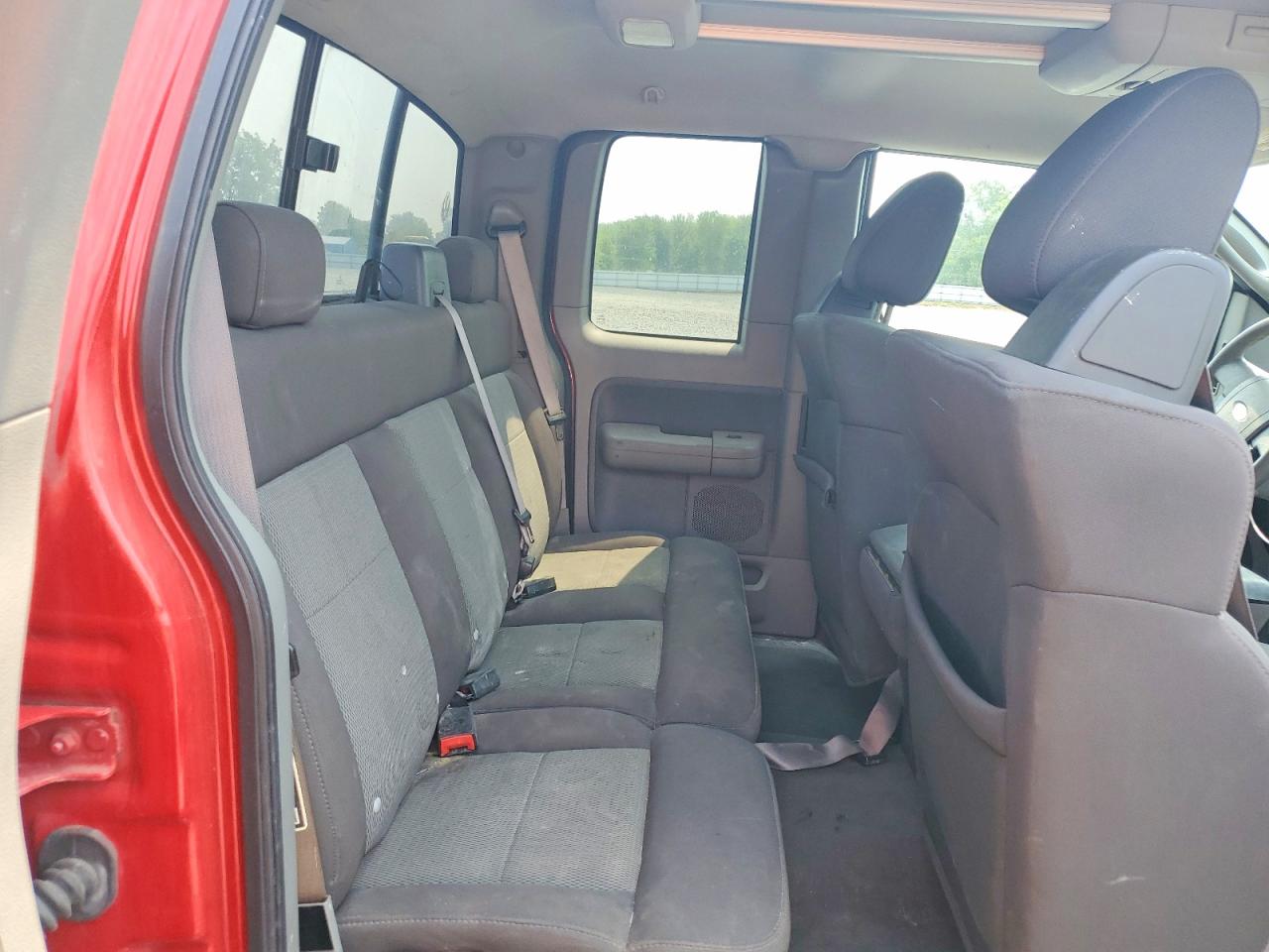 2004 Ford F150 Red vin: 1FTRX14W84NA40522