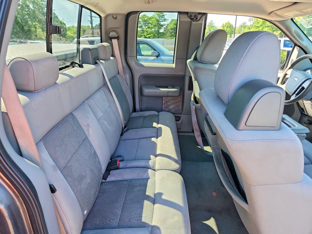 2005 Ford F150 Gray vin: 1FTRX14W85NA75272