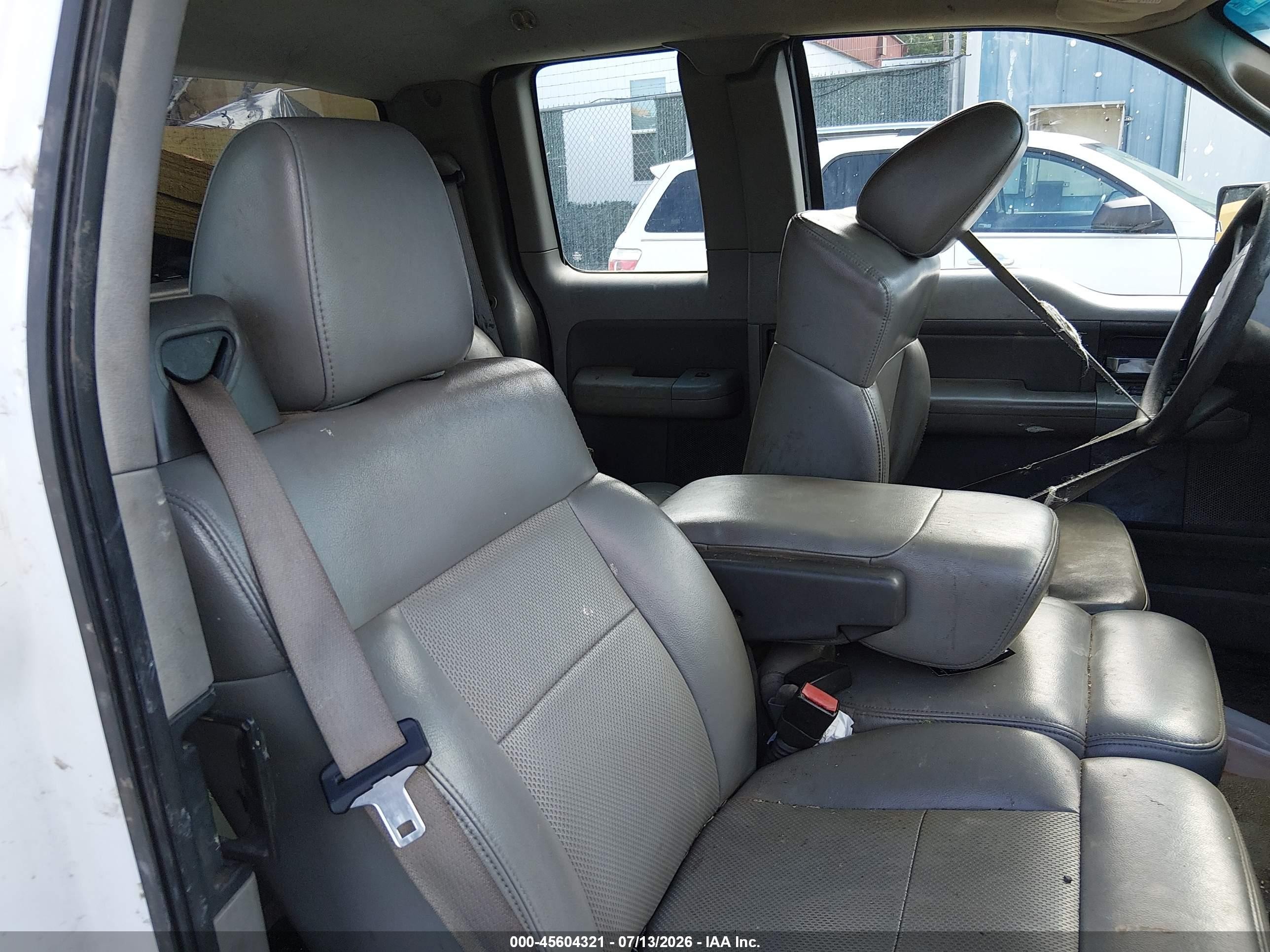 2005 Ford F-150 Stx/xl/xlt White vin: 1FTRX14W95NB40002