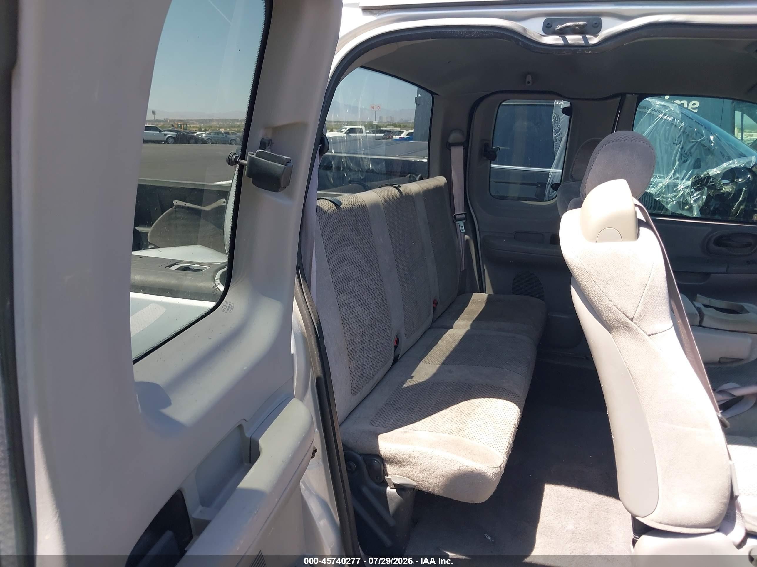 2002 Ford F-150 Xl/xlt Silver vin: 1FTRX17202NB11864