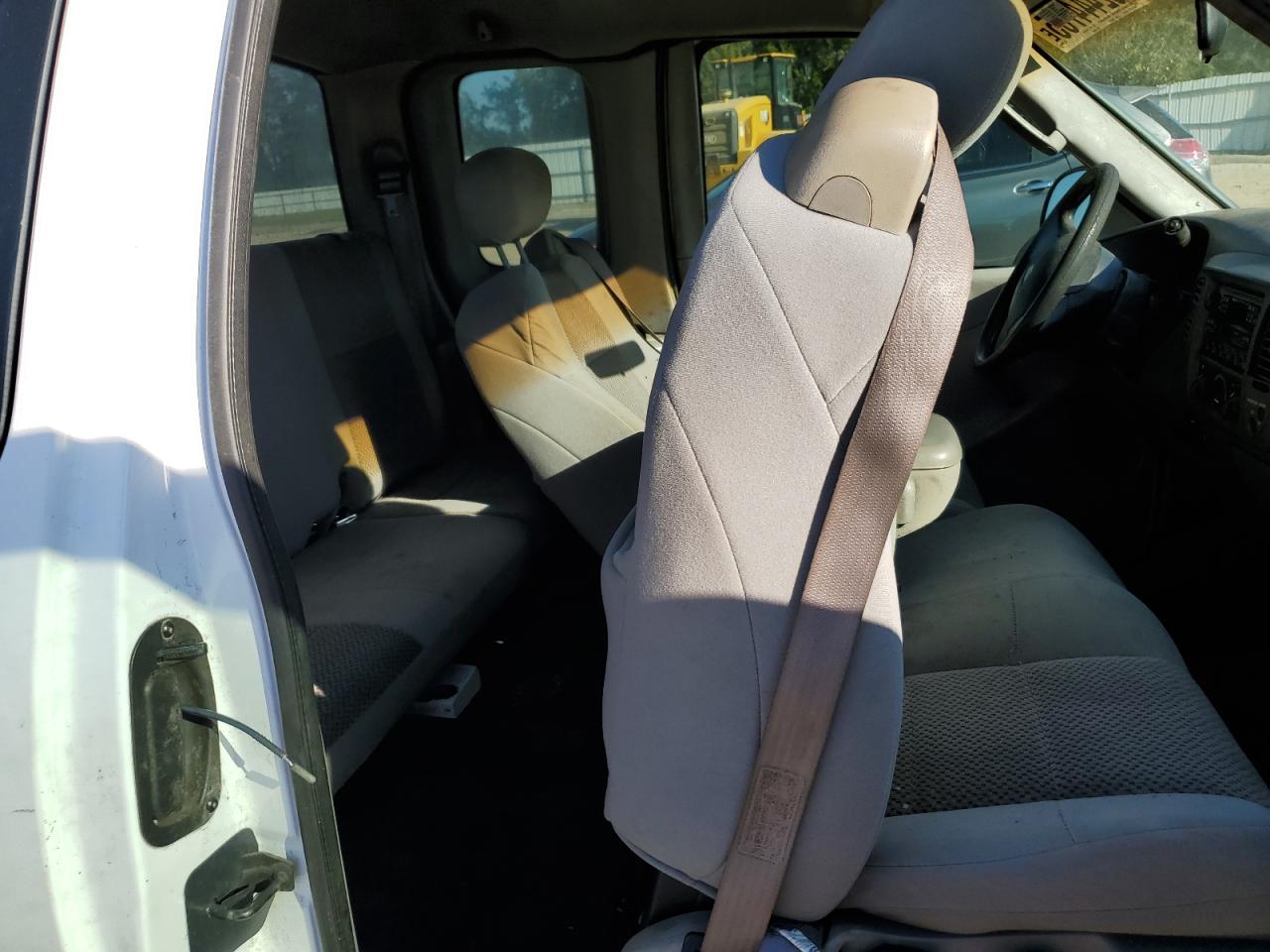 2003 Ford F150 White vin: 1FTRX17203NB45949