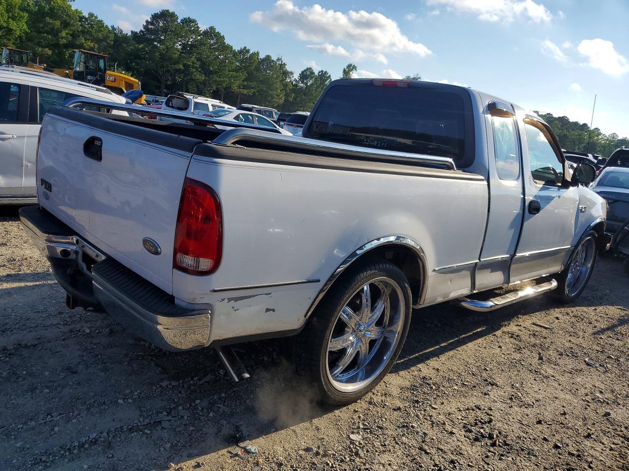 2002 Ford F150 White vin: 1FTRX17232NB56393