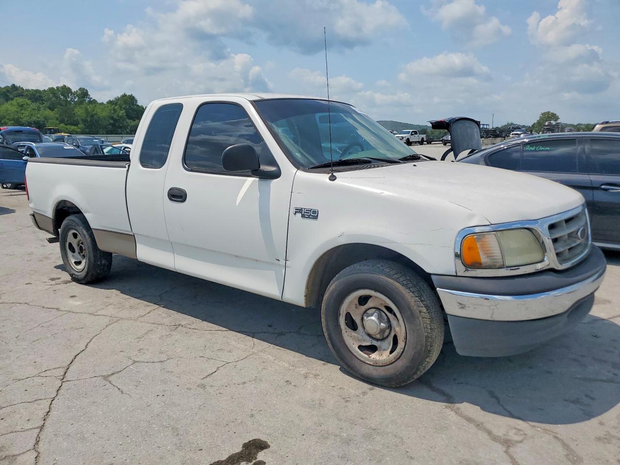 2002 Ford F150 White vin: 1FTRX17252NB04330