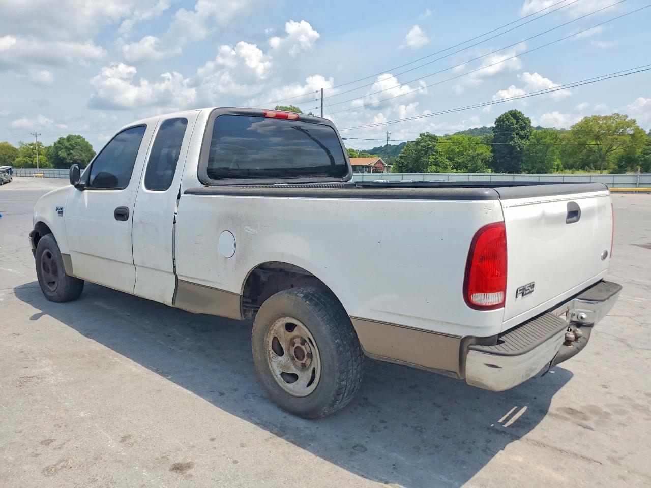 2002 Ford F150 White vin: 1FTRX17252NB04330
